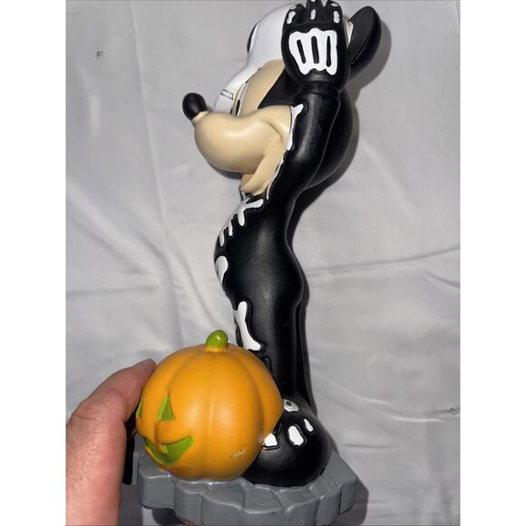 Disney Halloween MICKEY MOUSE SKELETON COSTUME with Pumpkin Statue Figure NEW - Picture 4 of 5